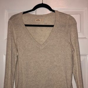 Hollister V-Neck Tan Sweater Medium